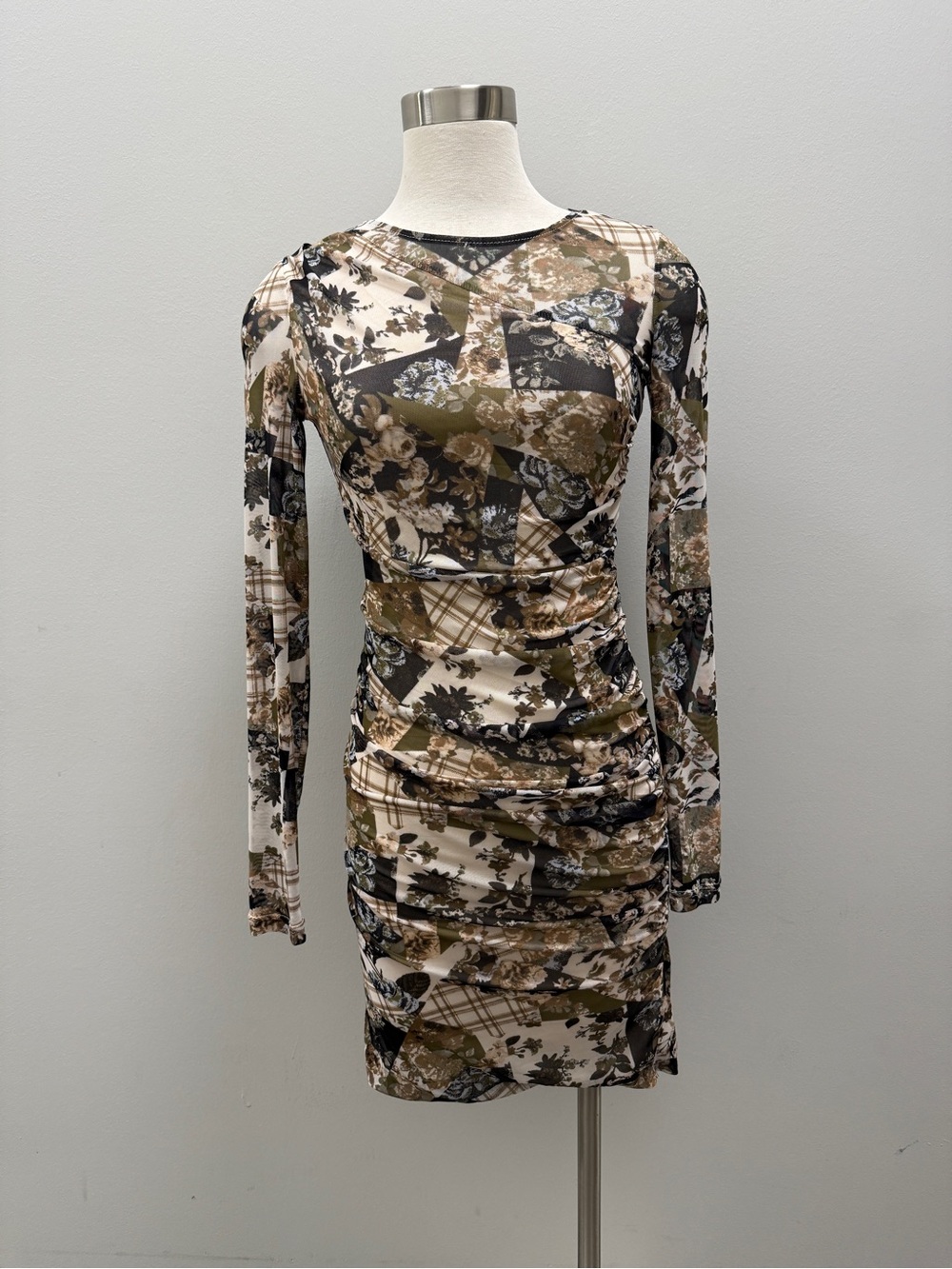 Listicle Bodycon Long-Sleeve Ruched Patchwork Mini Dress in Olive & Cream